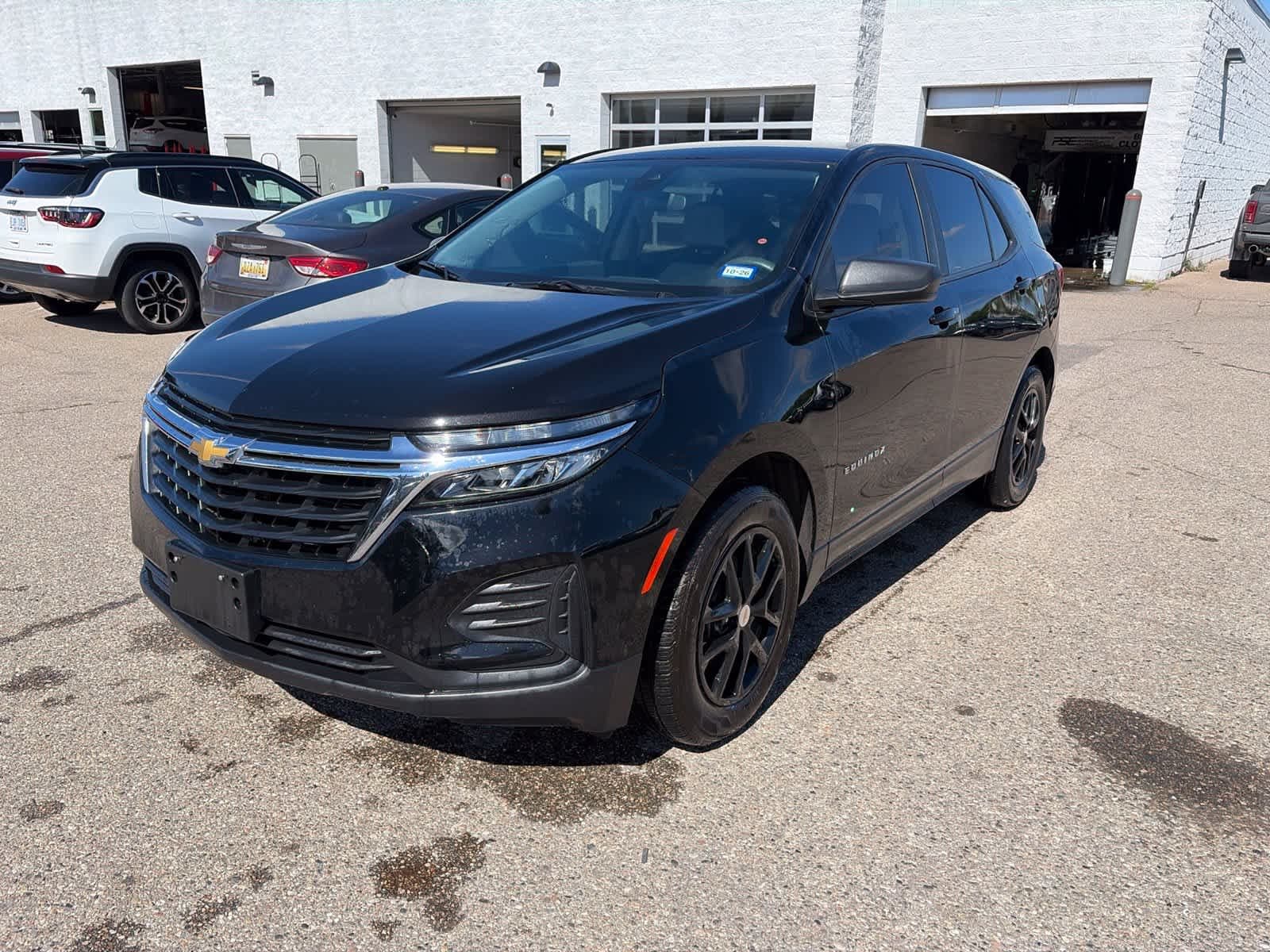 2024 Chevrolet Equinox LS — photo 1 of 21
