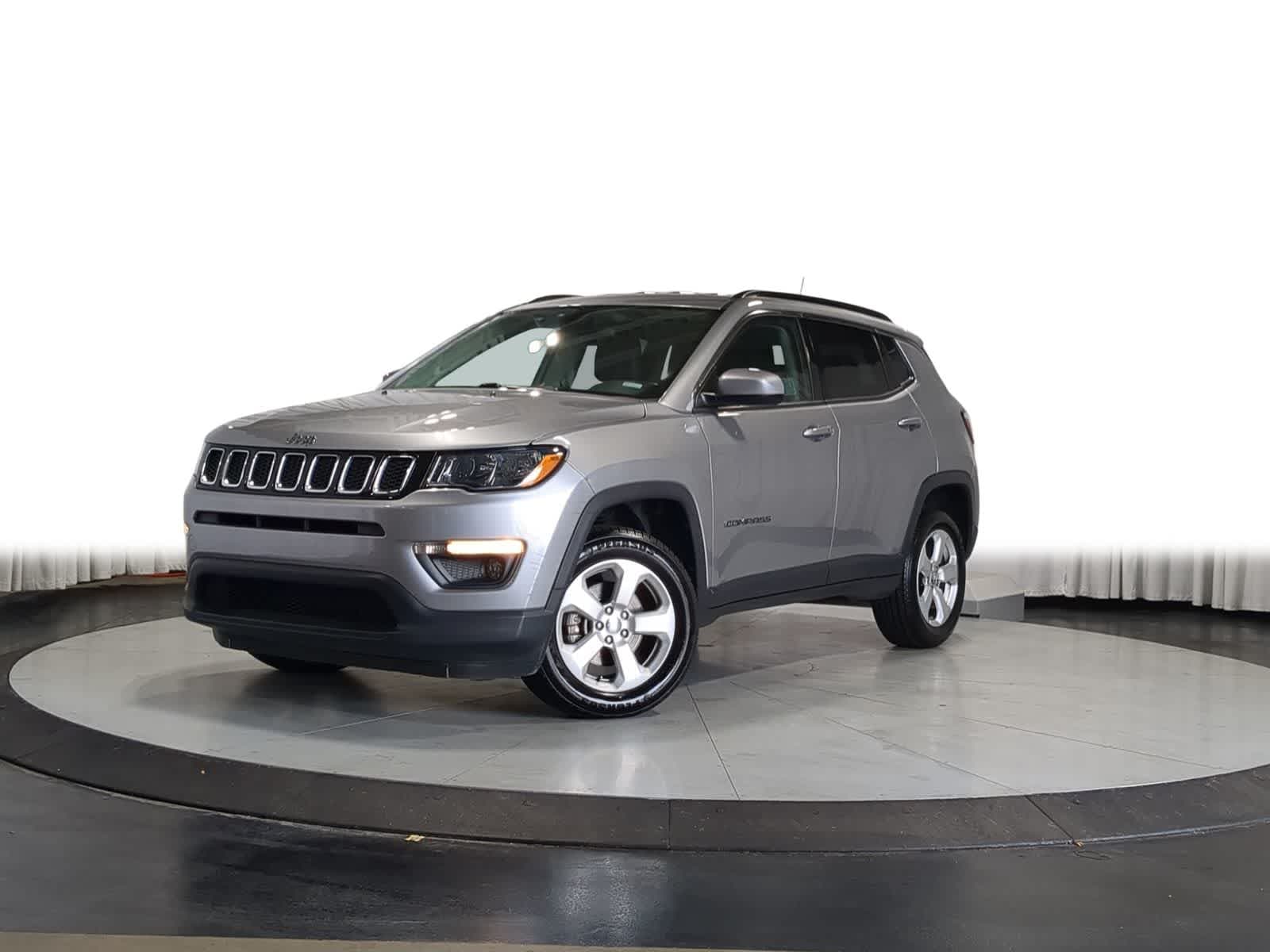 2020 Jeep Compass Latitude — photo 1 of 33