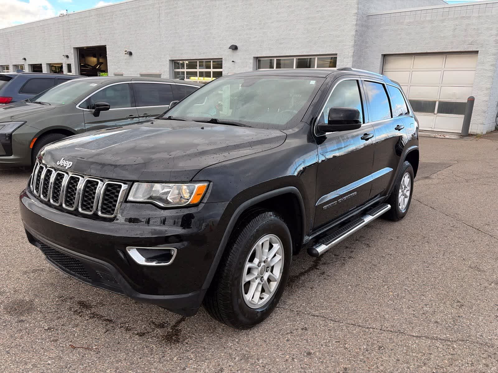 2019 Jeep Grand Cherokee Laredo E — photo 1 of 21