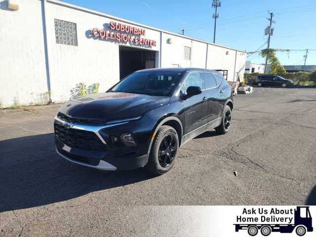 2025 Chevrolet Blazer LT — photo 1 of 35