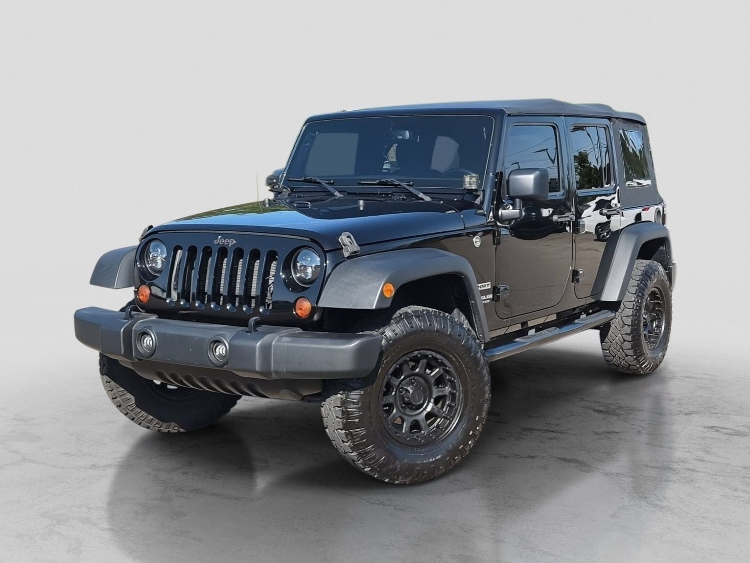 2017 Jeep Wrangler Unlimited Sport — photo 1 of 36