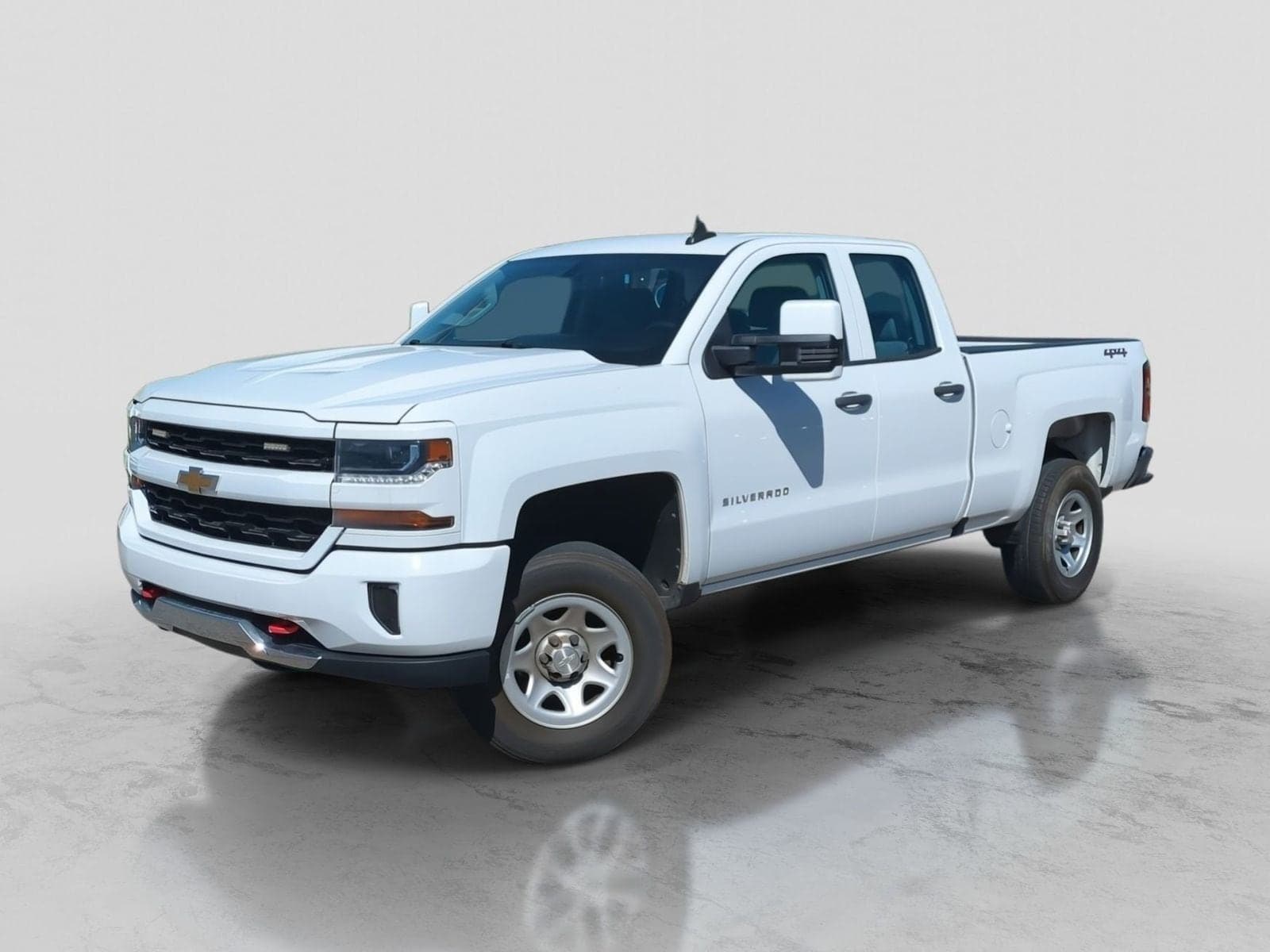 2018 Chevrolet Silverado 1500 WT — photo 1 of 35