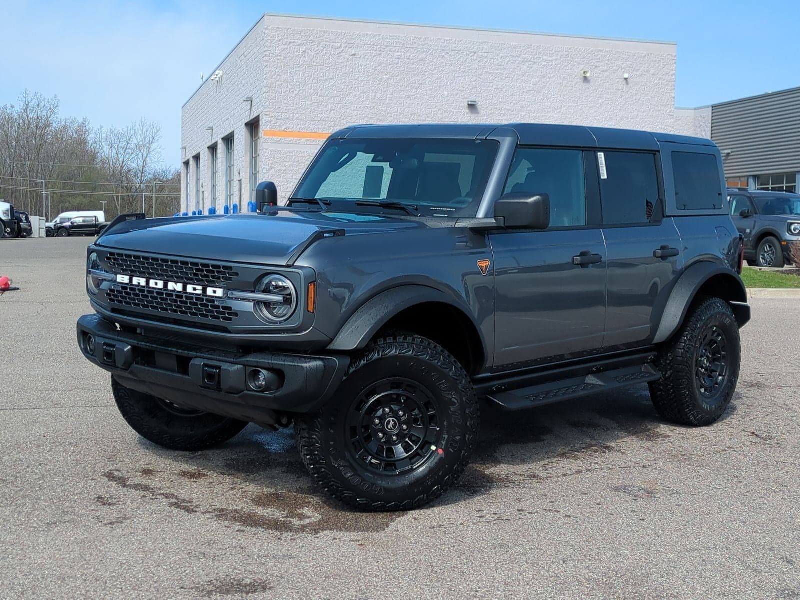 2026 Ford Bronco Badlands — photo 1 of 77