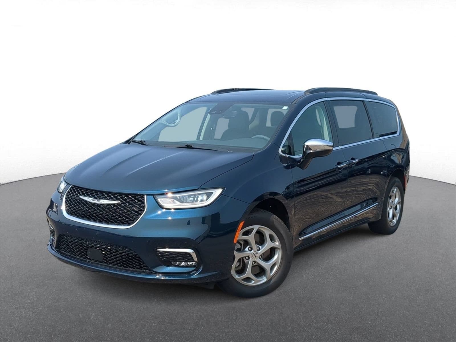 2023 Chrysler Pacifica Limited — photo 1 of 33