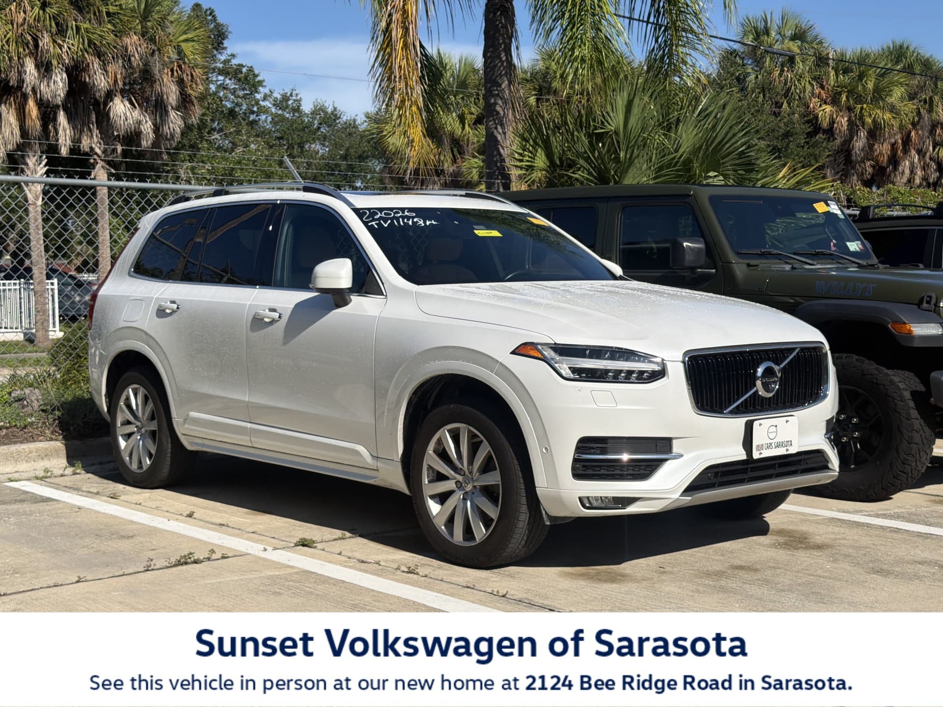 2018 Volvo XC90 Momentum — photo 1 of 4