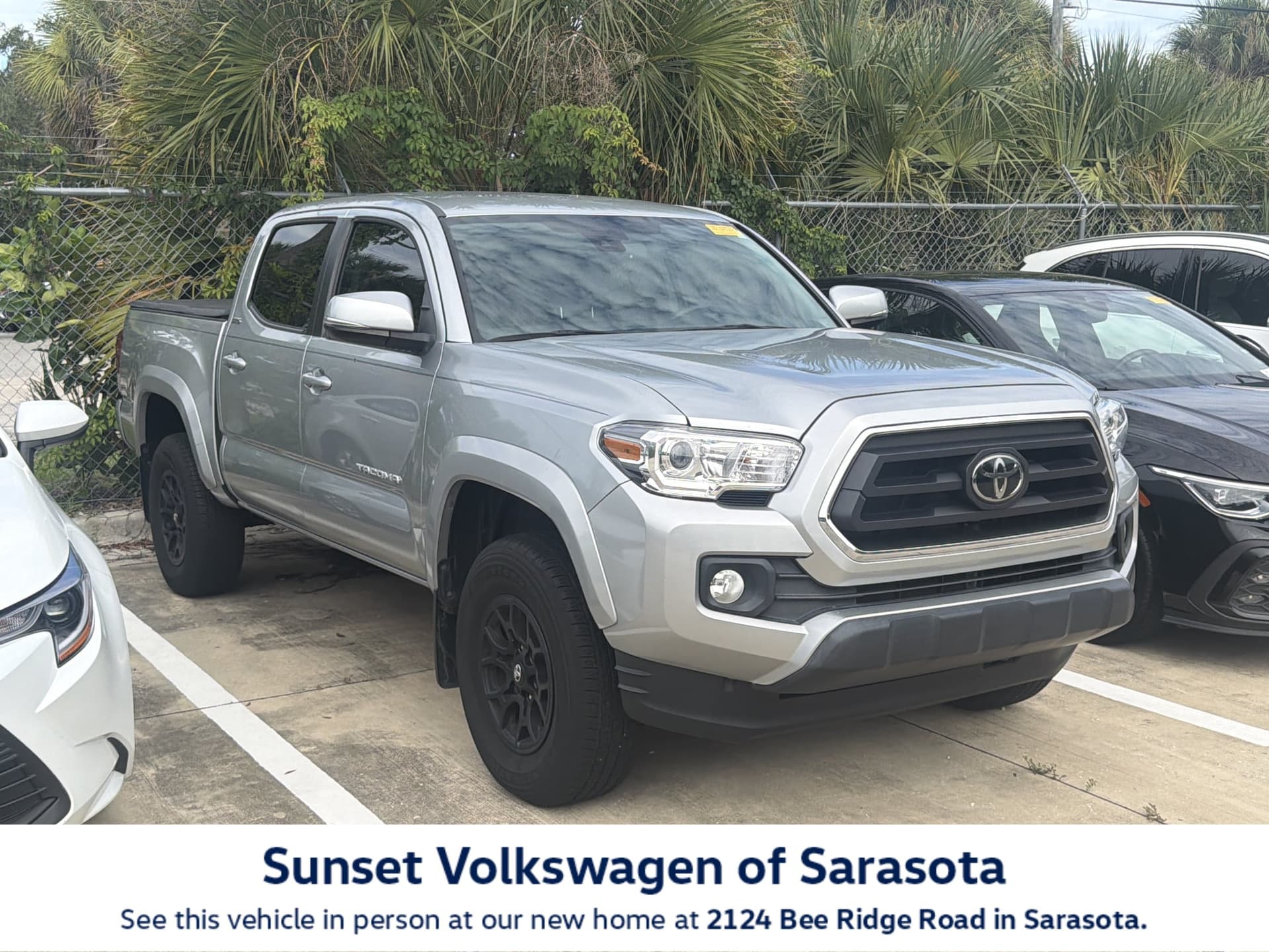 2022 Toyota Tacoma SR5 — photo 1 of 4