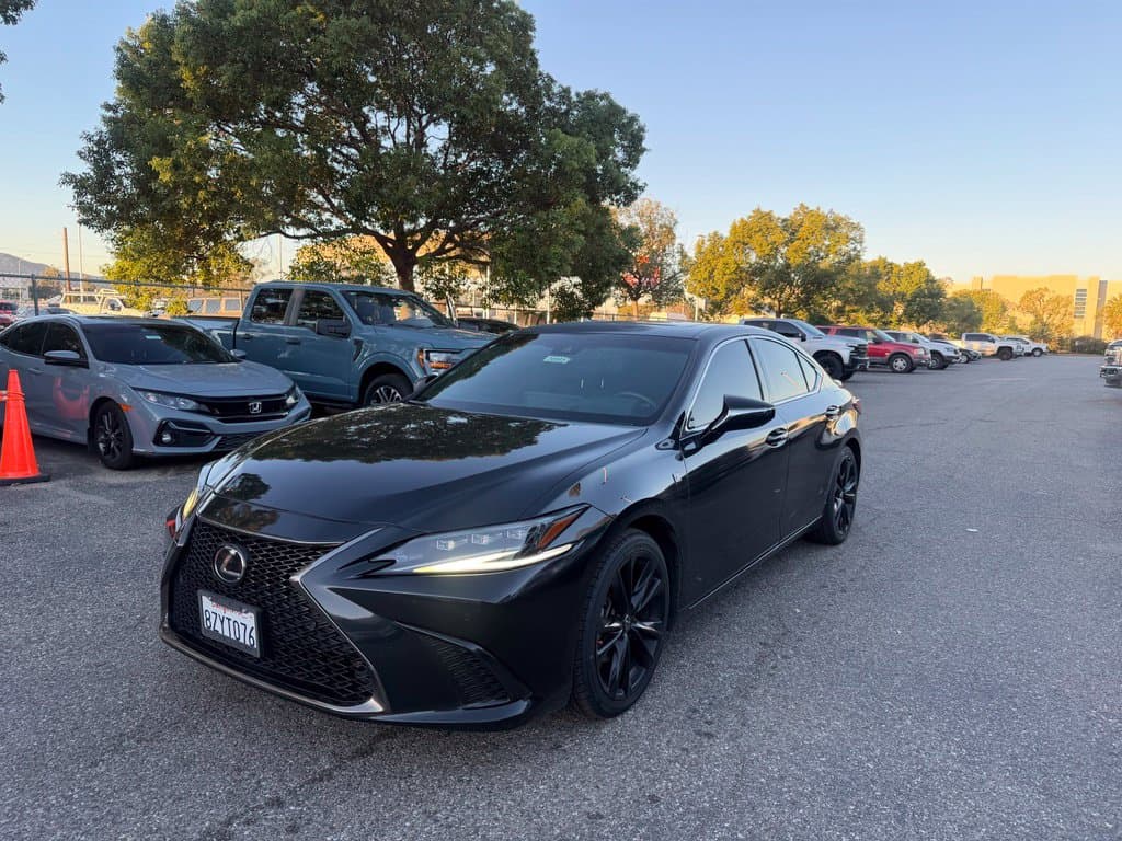 2022 Lexus ES Base — photo 1 of 5