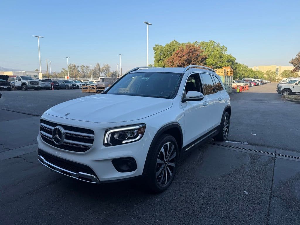 2022 Mercedes-Benz GLB GLB 250 — photo 1 of 5