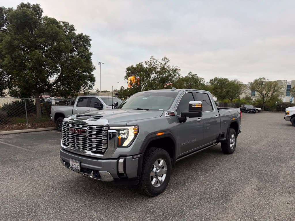 2024 GMC Sierra 2500HD Denali — photo 1 of 5