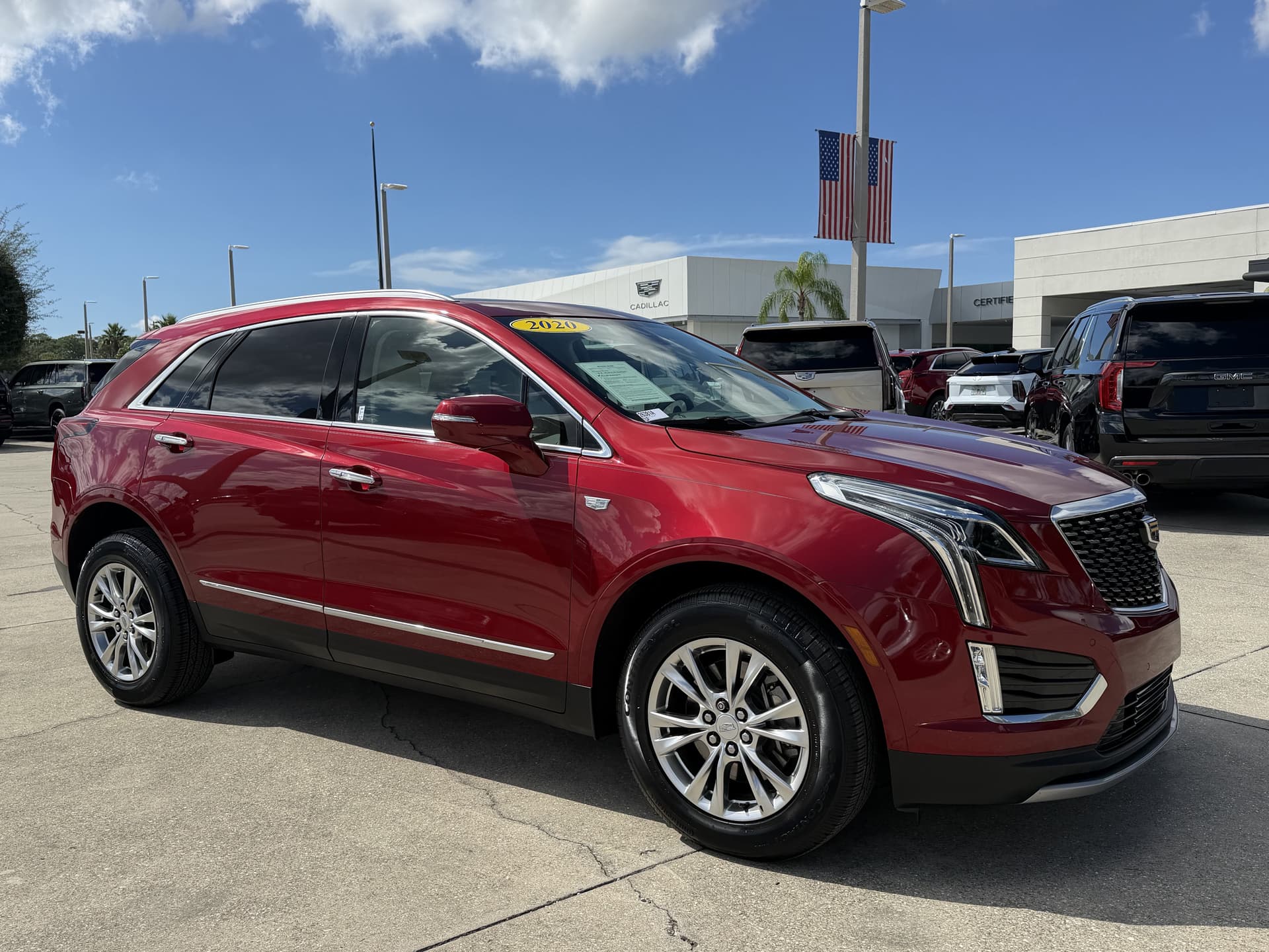 2020 Cadillac XT5 Premium Luxury FWD — photo 1 of 35