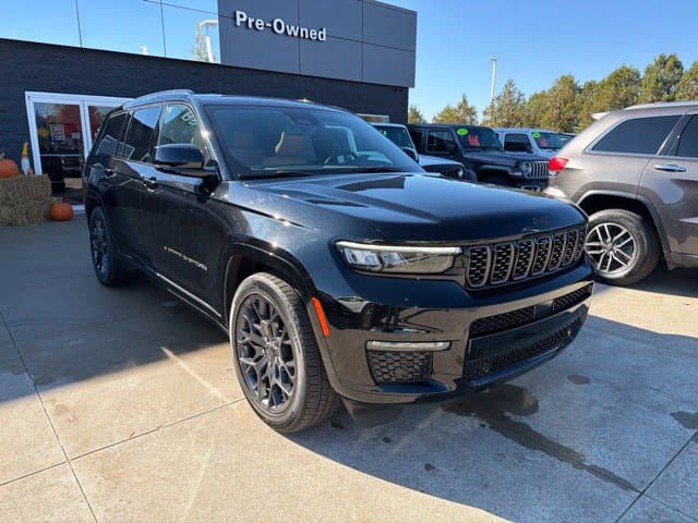 2025 Jeep Grand Cherokee L Summit — photo 1 of 38