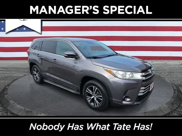 2019 Toyota Highlander LE — photo 1 of 26