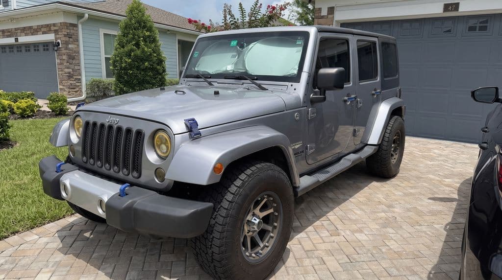 2013 Jeep Wrangler Unlimited Sahara — photo 1 of 2