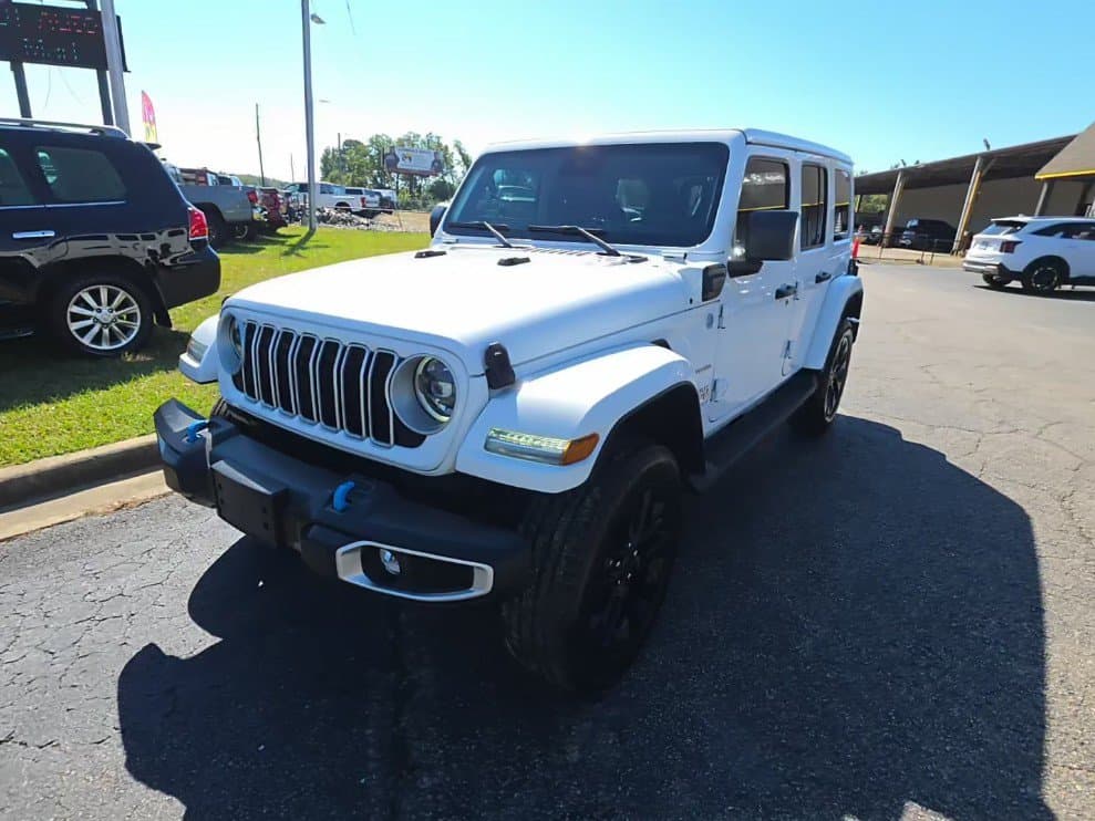 2024 Jeep Wrangler Base — photo 1 of 6