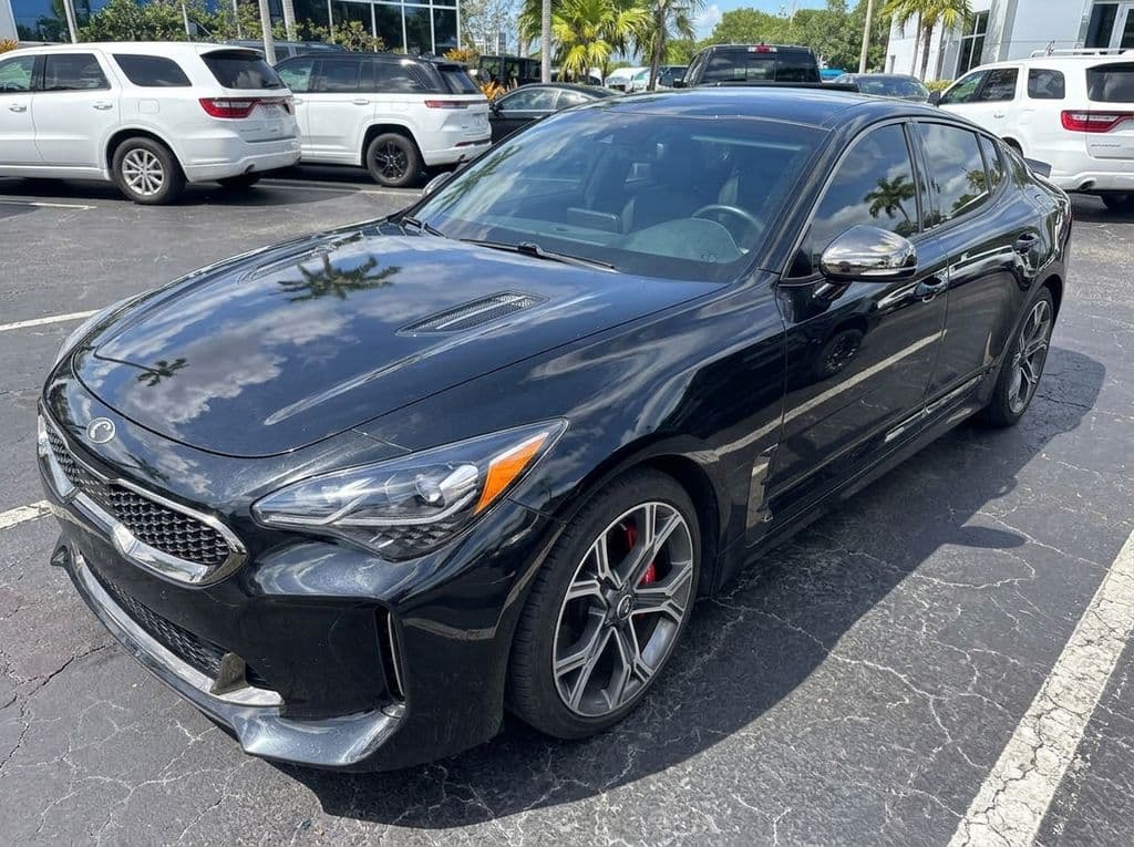 2020 Kia Stinger GT-Line — photo 1 of 2