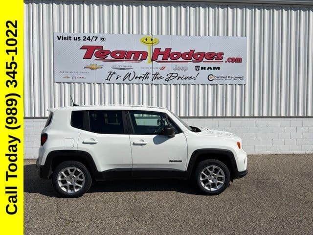 2023 Jeep Renegade Latitude — photo 1 of 41