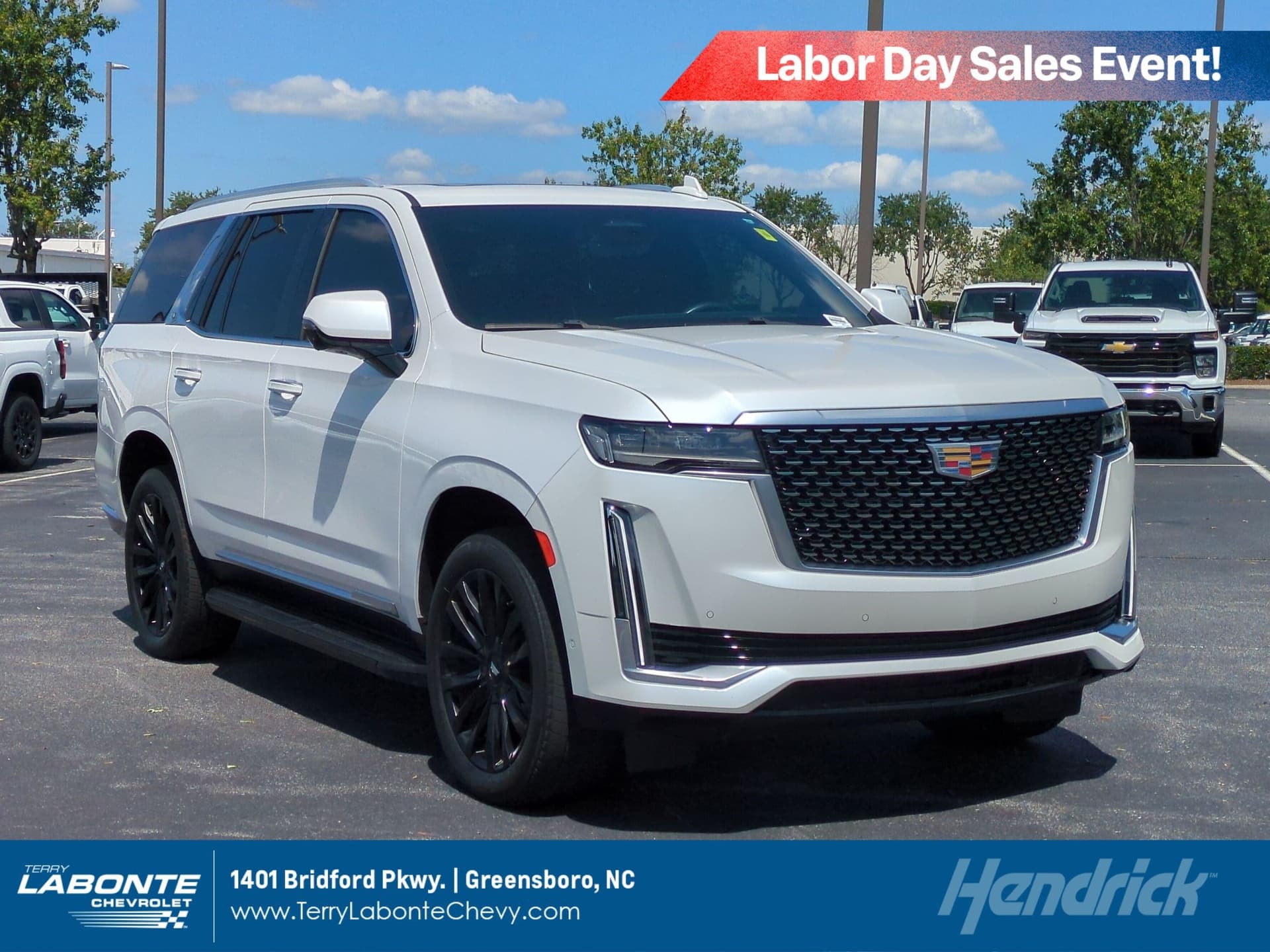2023 Cadillac Escalade 4WD Premium Luxury — photo 1 of 35