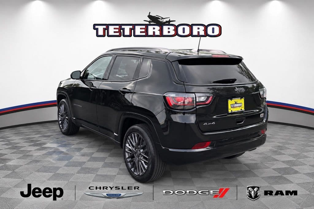 2022 Jeep Compass Limited — photo 1 of 31