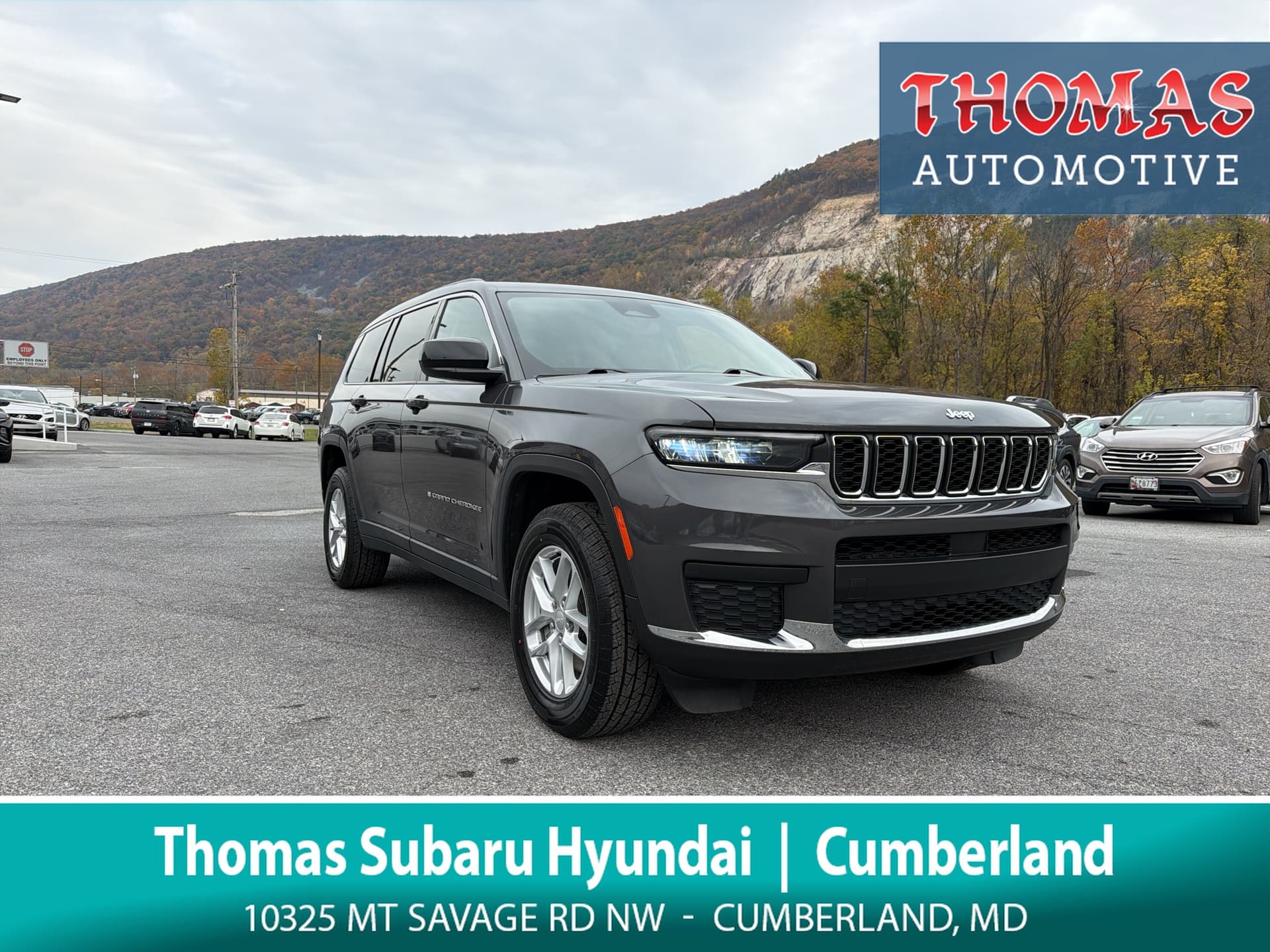 2023 Jeep Grand Cherokee Laredo — photo 1 of 31