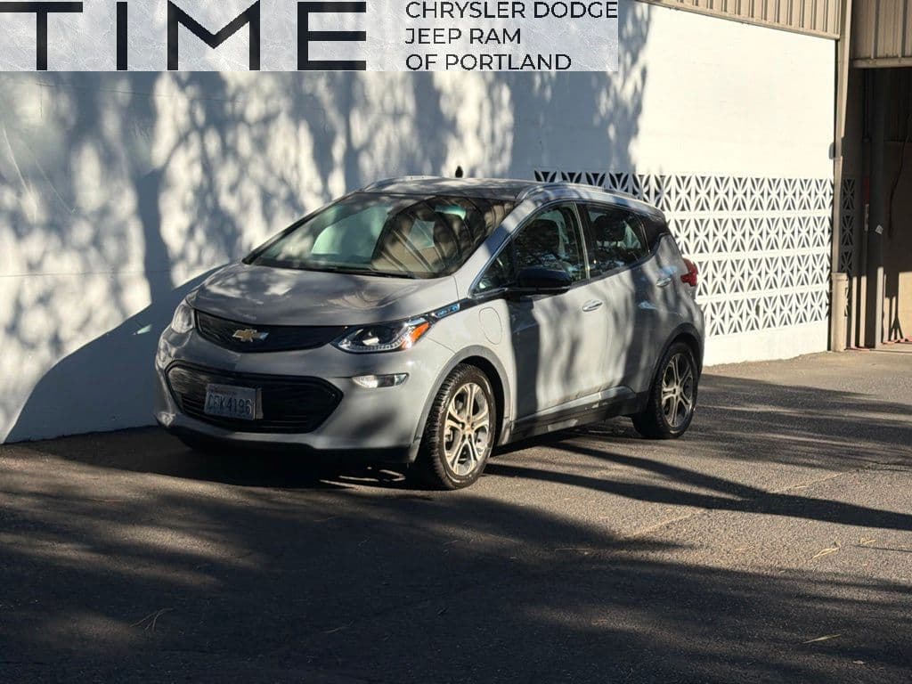 2021 Chevrolet Bolt EV Premier — photo 1 of 4