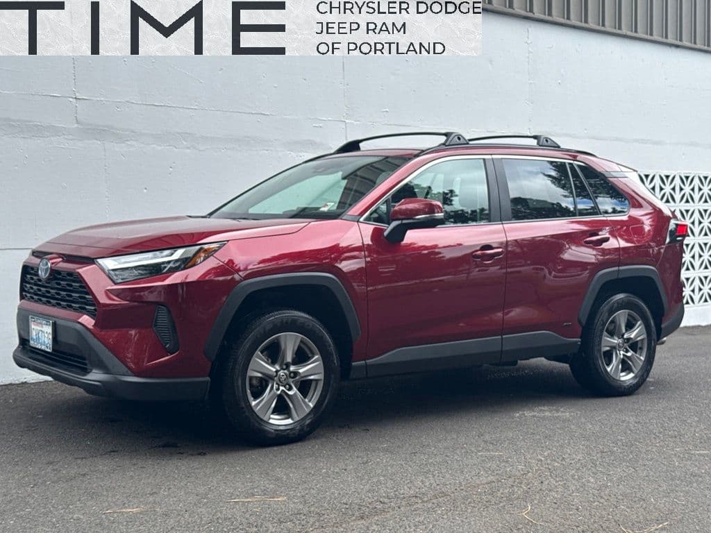 2024 Toyota RAV4 Hybrid XLE — photo 1 of 4