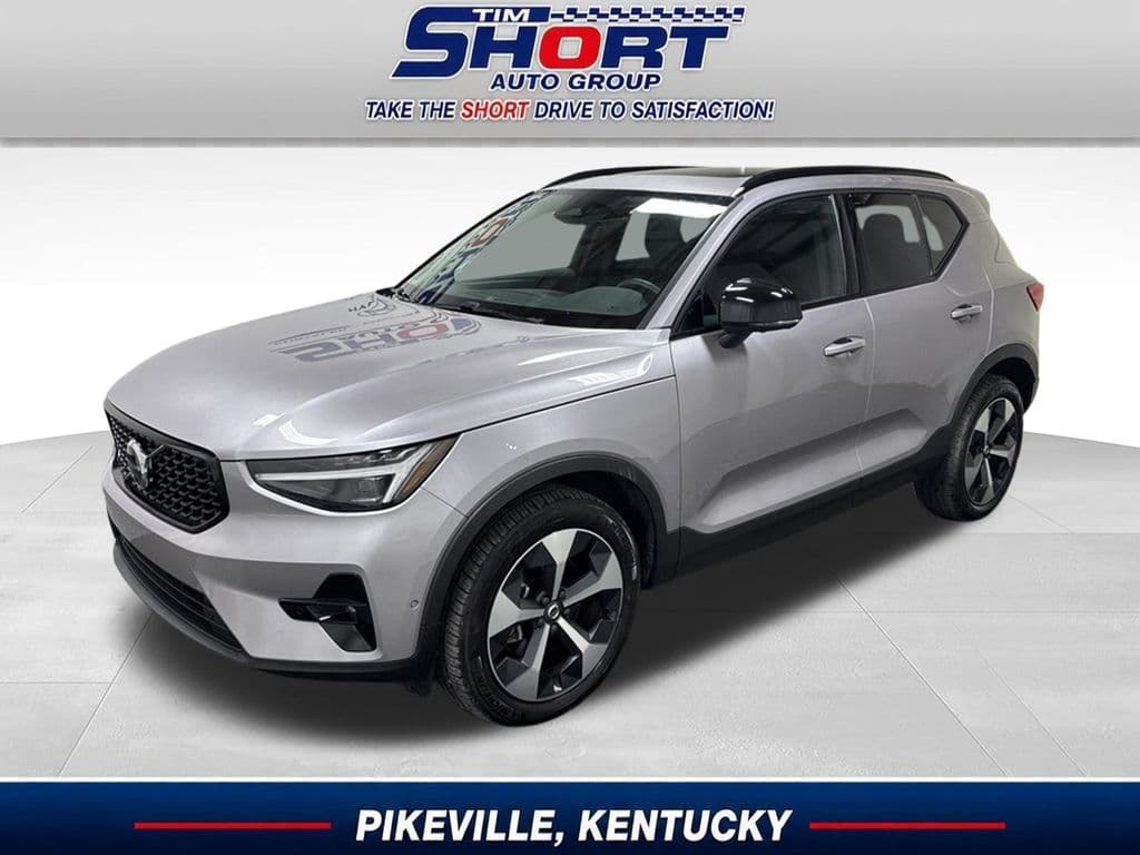 2026 Volvo XC40 B5 Plus — photo 1 of 31