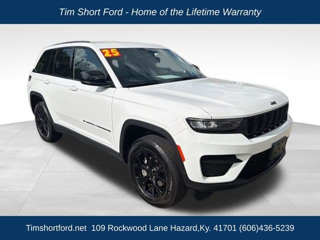 2025 Jeep Grand Cherokee Laredo — photo 1 of 19