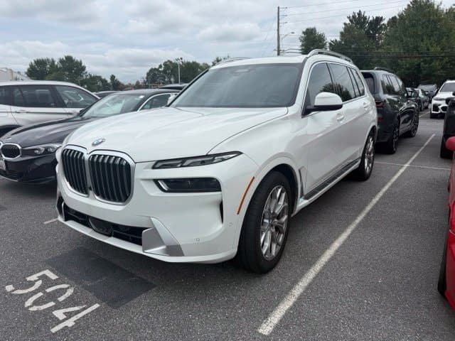 2025 BMW X7 xDrive40i — photo 1 of 9
