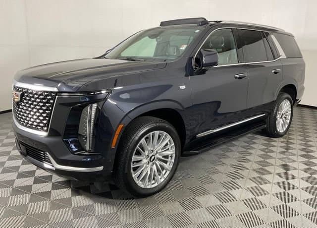 2025 Cadillac Escalade 4WD Premium Luxury — photo 1 of 43