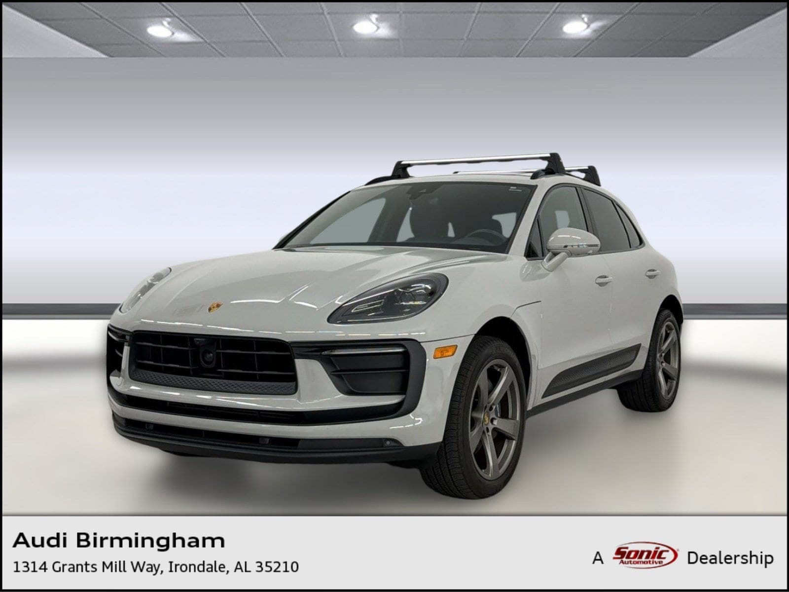 2024 Porsche Macan Macan (AWD) — photo 1 of 32
