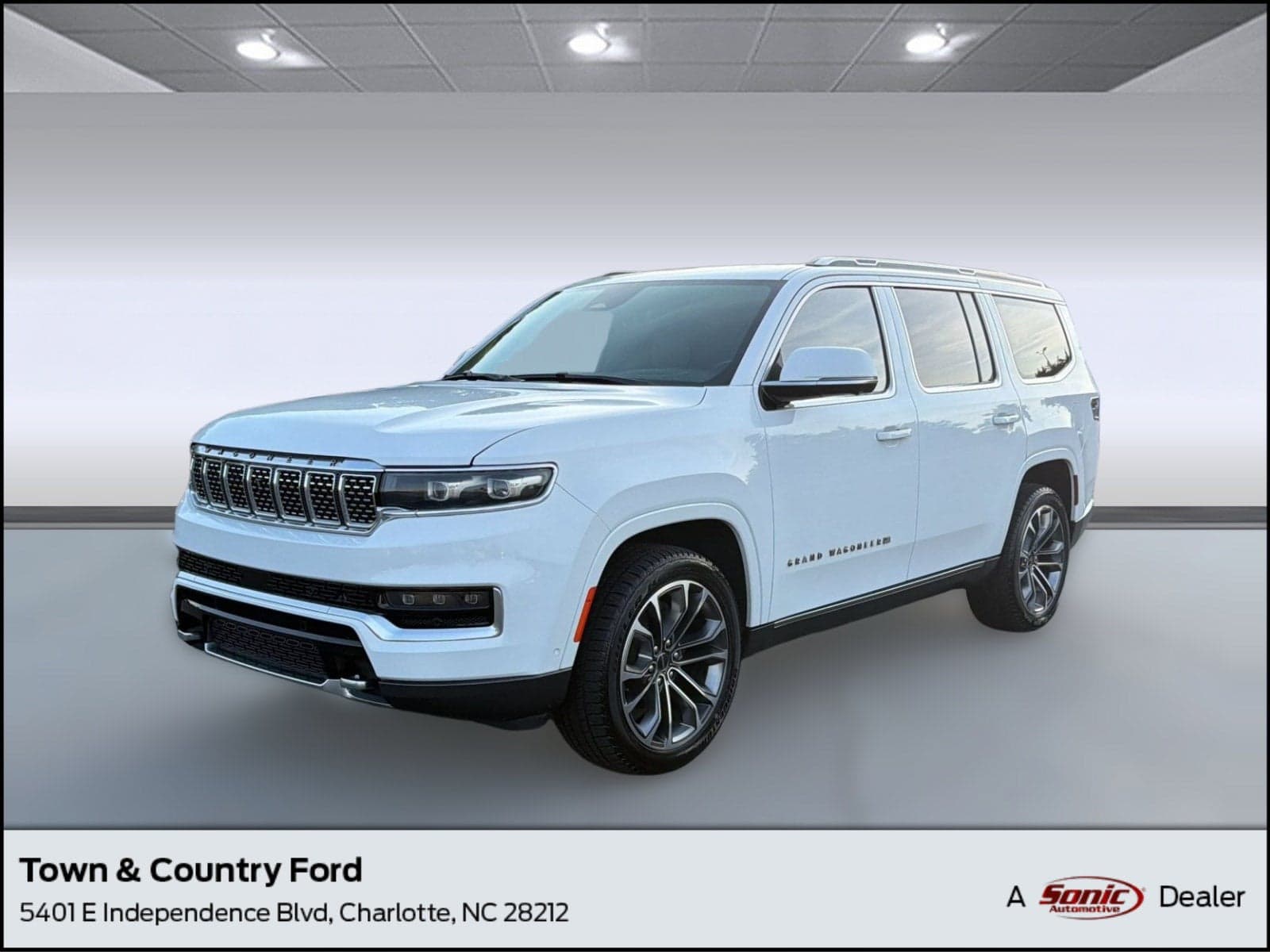 2022 Jeep Grand Wagoneer Series III — photo 1 of 30
