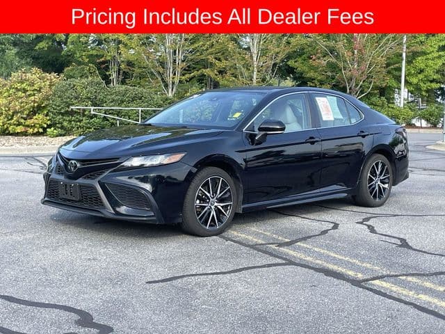 2024 Toyota Camry SE — photo 1 of 35