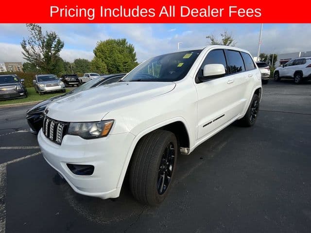 2019 Jeep Grand Cherokee Altitude — photo 1 of 16