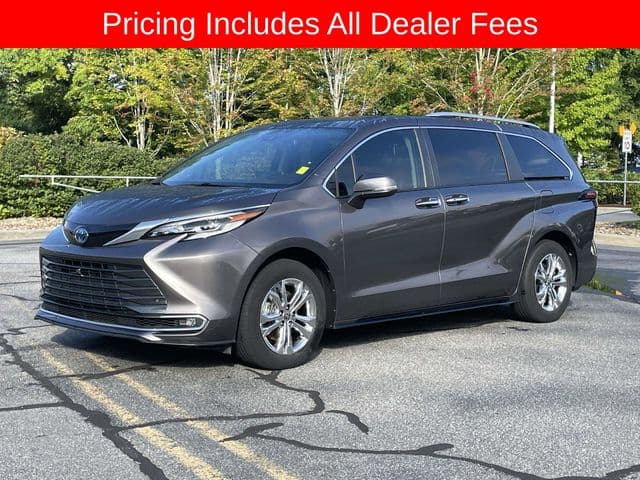 2023 Toyota Sienna Platinum — photo 1 of 39