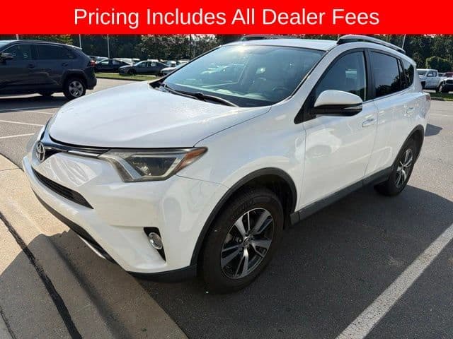 2016 Toyota RAV4 XLE — photo 1 of 15