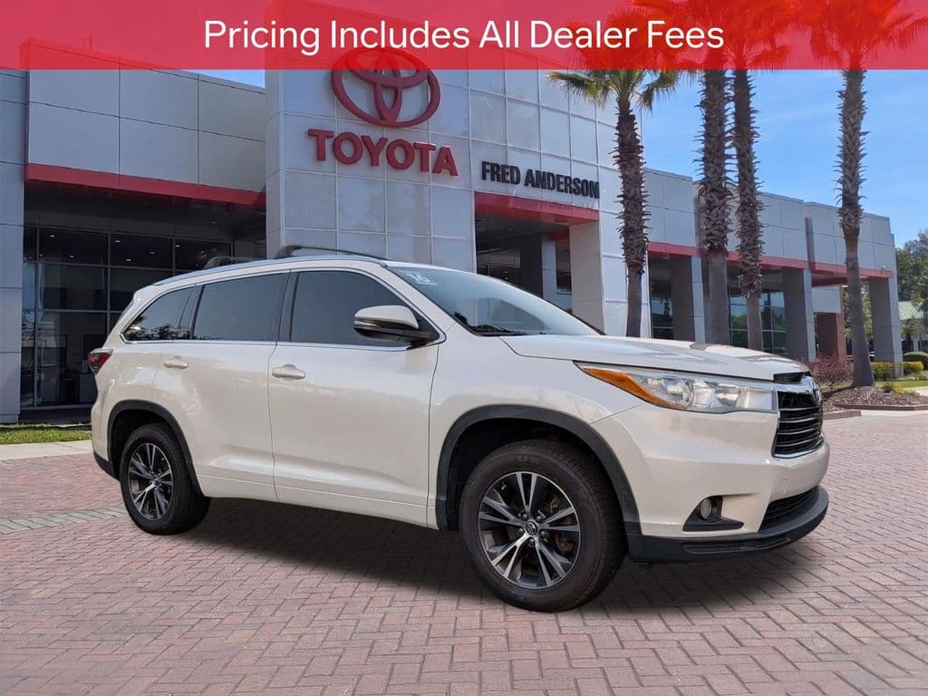 2016 Toyota Highlander XLE V6 — photo 1 of 33