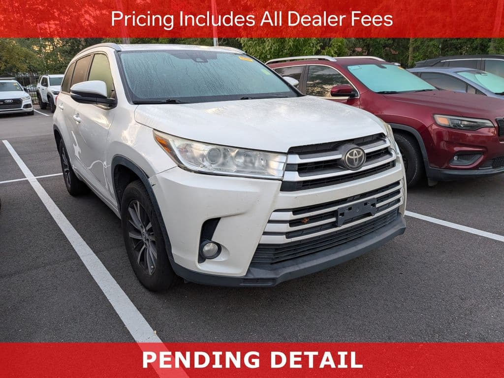 2017 Toyota Highlander XLE — photo 1 of 11