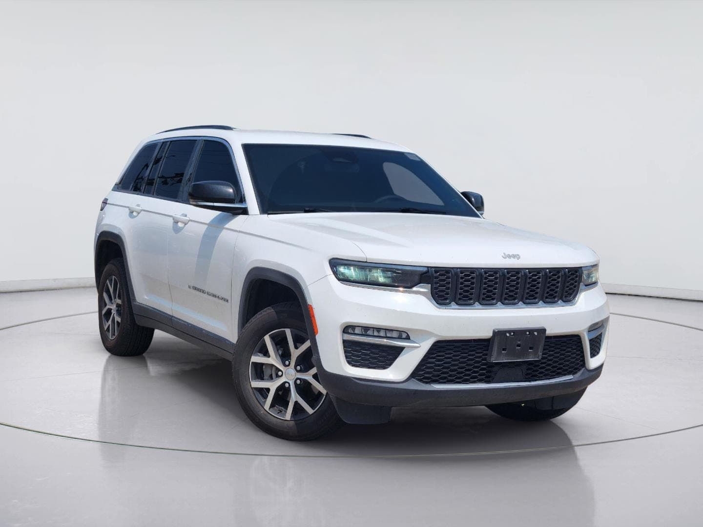 2024 Jeep Grand Cherokee Limited — photo 1 of 33