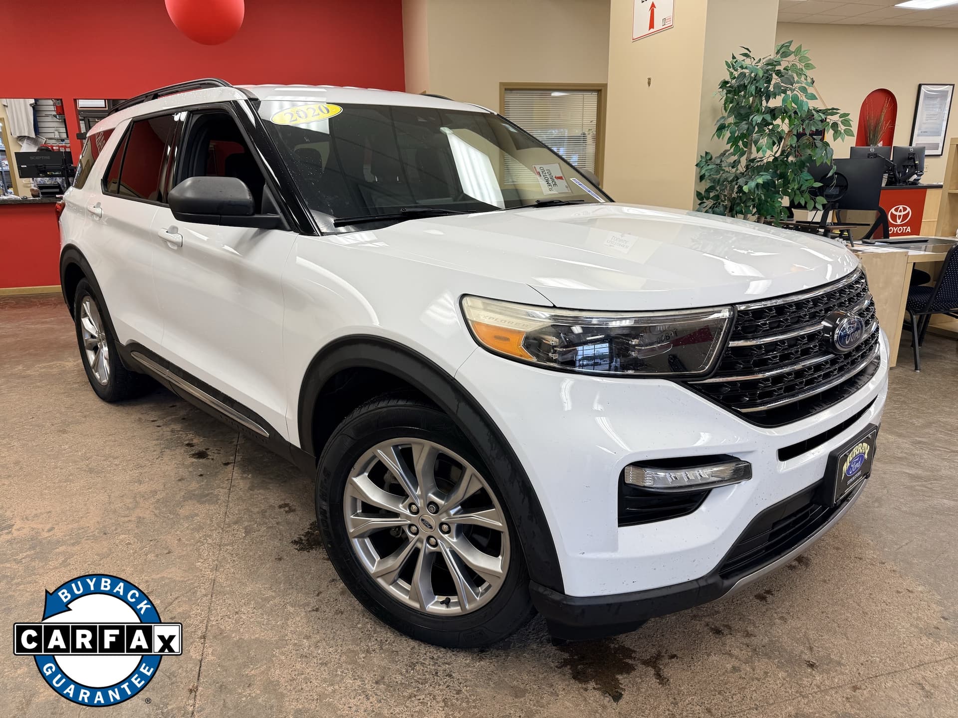 2020 Ford Explorer XLT — photo 1 of 11