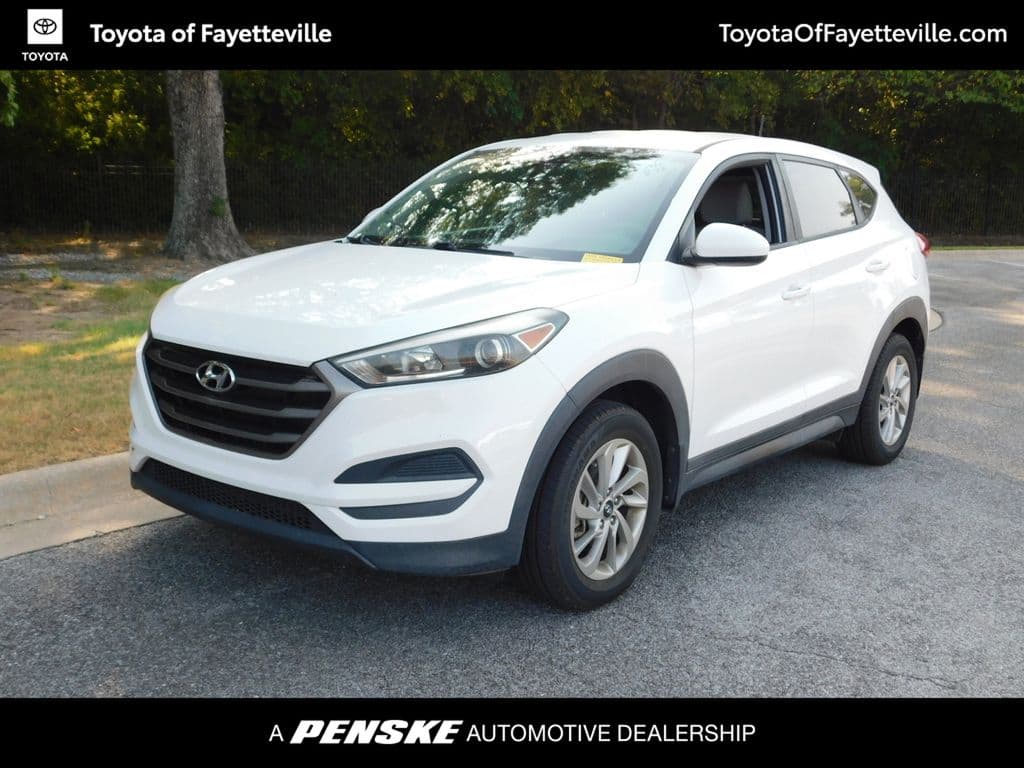 2016 Hyundai Tucson SE — photo 1 of 11
