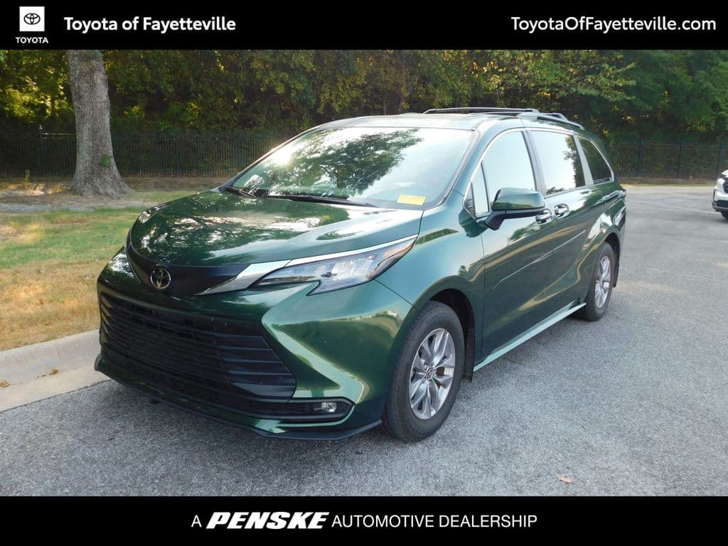 2026 Toyota Sienna XLE — photo 1 of 12