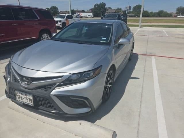 2022 Toyota Camry SE — photo 1 of 7
