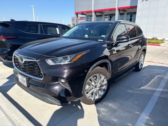 2021 Toyota Highlander Limited — photo 1 of 7