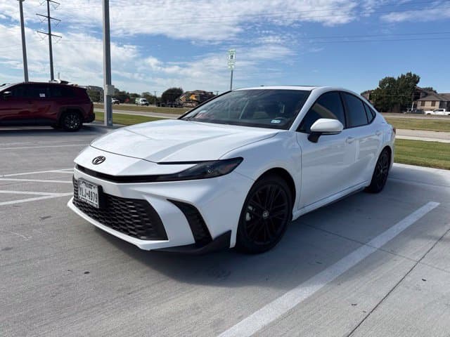2026 Toyota Camry LE — photo 1 of 7