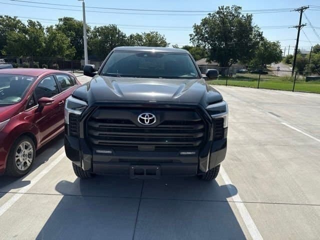 2024 Toyota Tundra SR5 — photo 1 of 7