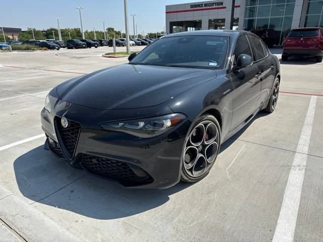 2024 Alfa Romeo Giulia Ti — photo 1 of 7