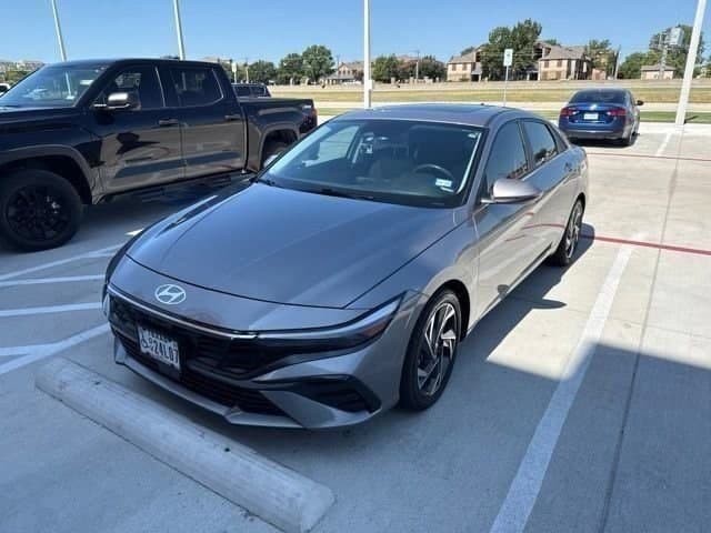 2024 Hyundai Elantra Hybrid Limited — photo 1 of 7