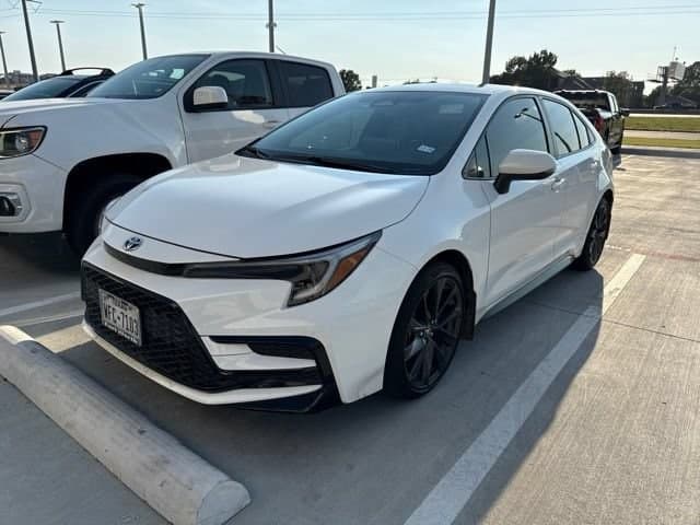 2025 Toyota Corolla Hybrid LE — photo 1 of 7