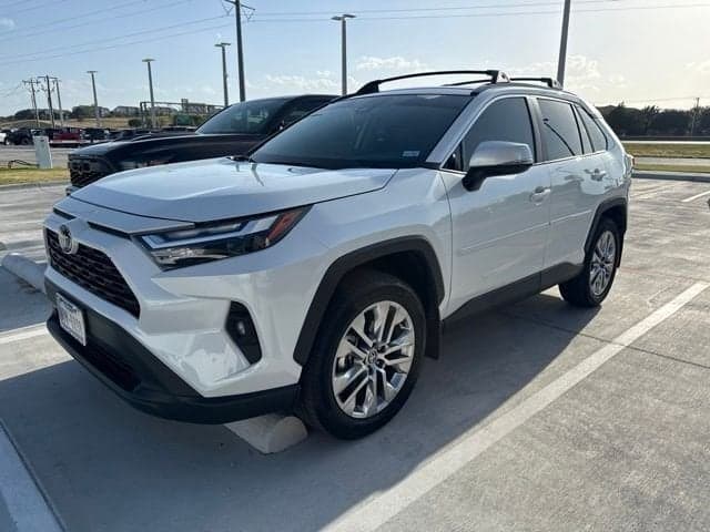 2025 Toyota RAV4 XLE Premium — photo 1 of 7