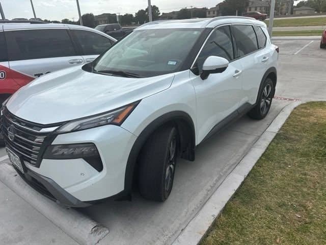 2024 Nissan Rogue SL — photo 1 of 7